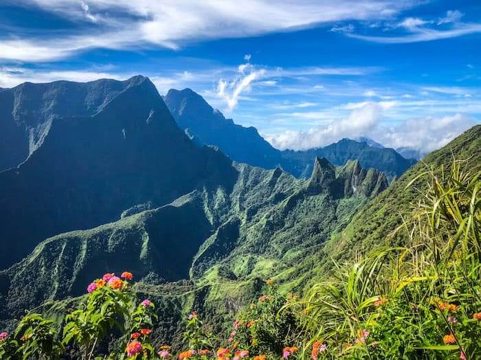 hiking in tahiti