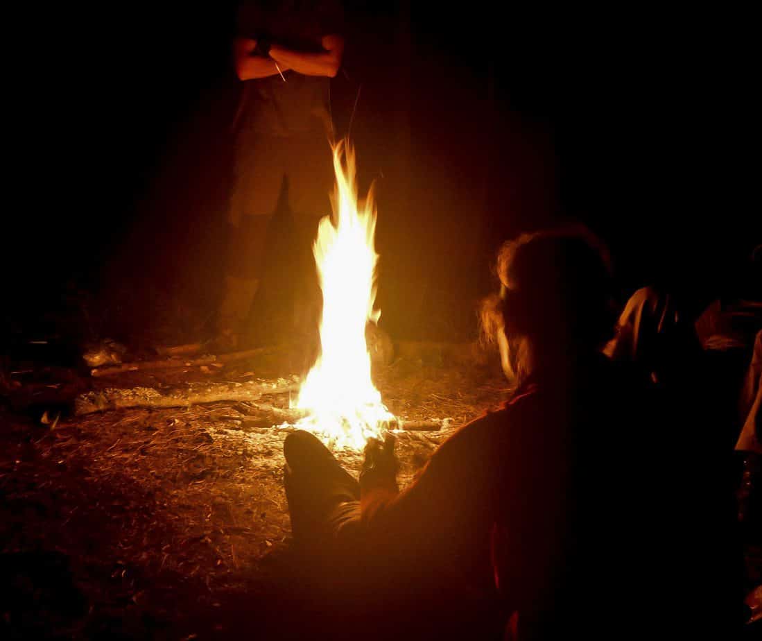 How to build a leave no trace campfire - Lotsafreshair